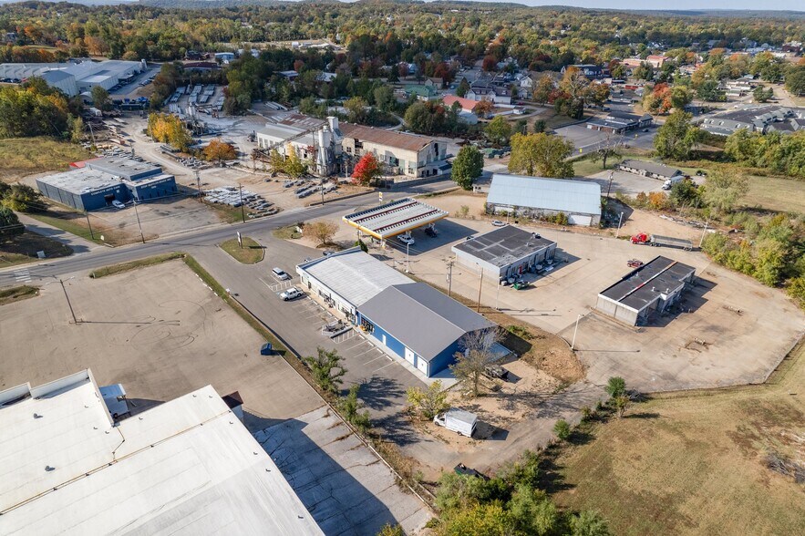 More Photos Of 516-522 Benham St, Bonne Terre Office For Lease