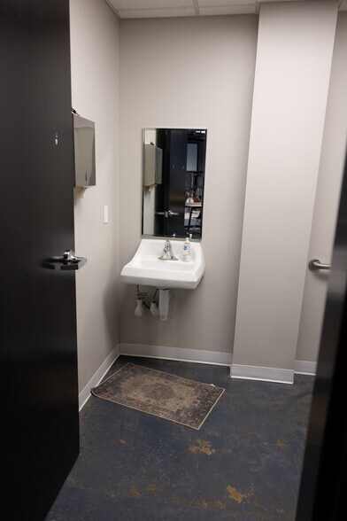 More Photos Of 2807 Lake Michigan Dr NW, Grand Rapids General Retail For Lease