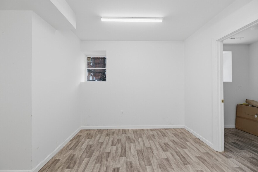 More Photos Of 649 Main St, Waltham Storefront For Sale