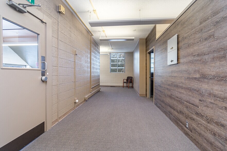 More Photos Of 334 S Water St, Saginaw Office For Sale