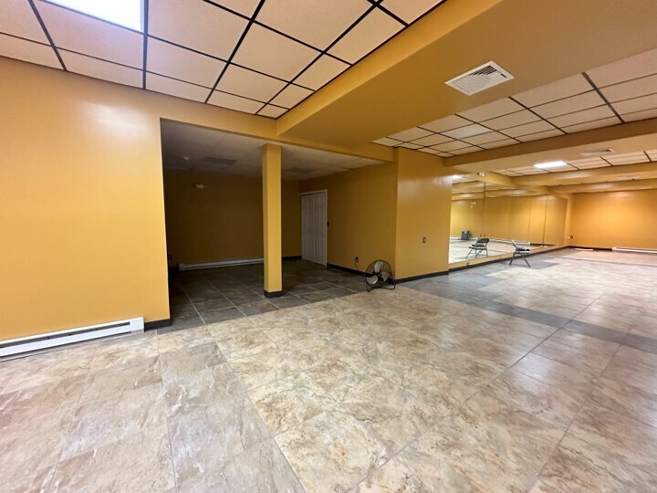 More Photos Of 15-17 Oak St, Patchogue Office Residential For Sale