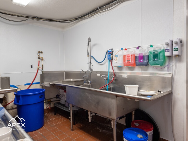 More Photos Of 339 Wasatch Rd, Evanston Hotel For Sale