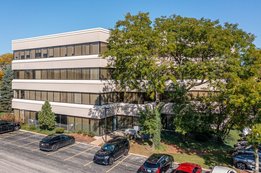 More Photos Of 360 W Butterfield Rd, Elmhurst Medical For Lease