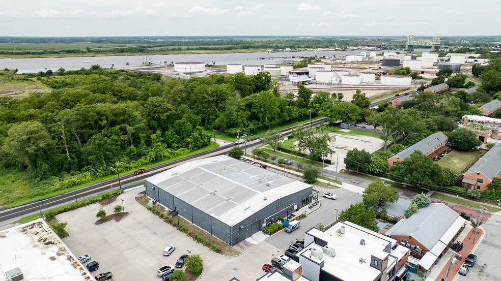 More Photos Of 110 Greenfield St, Wilmington General Retail For Sale