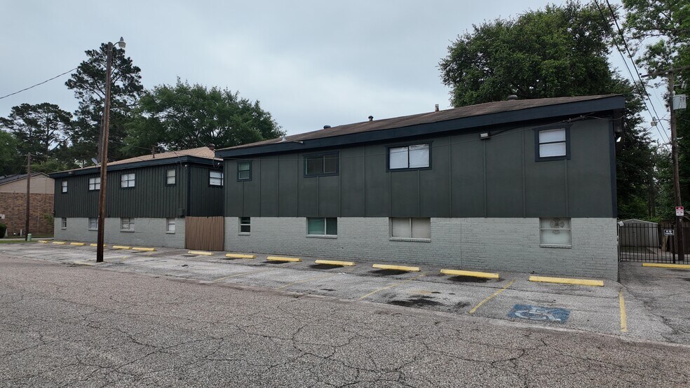 More Photos Of 1510 Odd Fellow St, Conroe Apartments For Sale