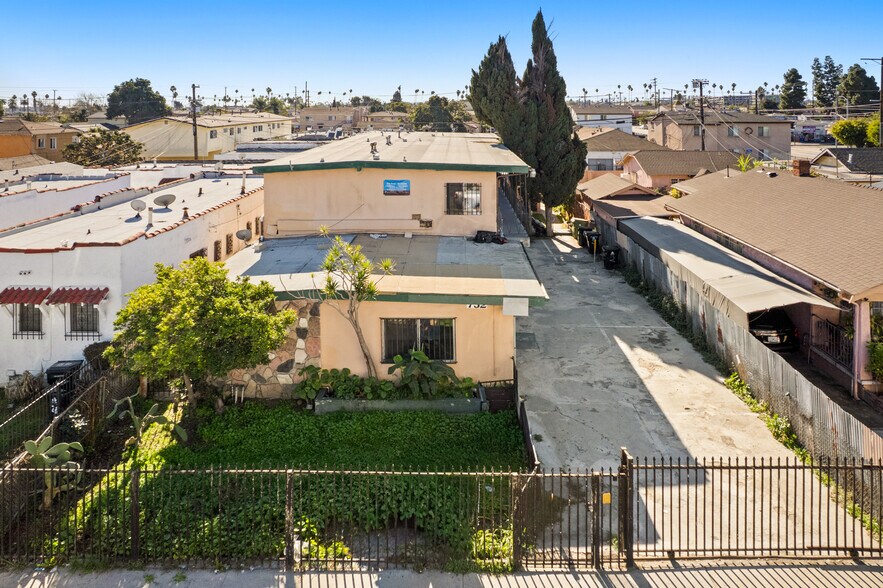 More Photos Of 732 W 76th St, Los Angeles Apartments For Sale