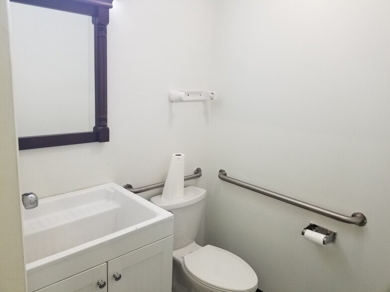 More Photos Of 9244 E Hampton Dr, Capitol Heights Unknown For Lease
