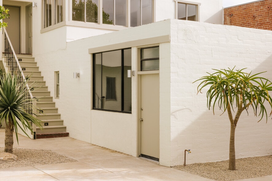 More Photos Of 2218 Pico Blvd, Santa Monica General Retail For Sale