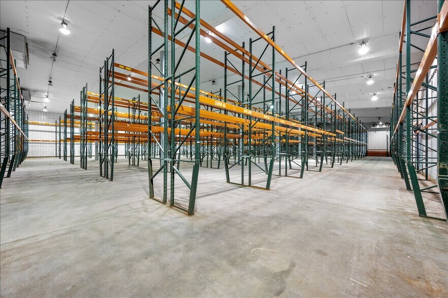 More Photos Of 26609 Newbanks Rd, Abingdon Refrigeration Cold Storage For Lease