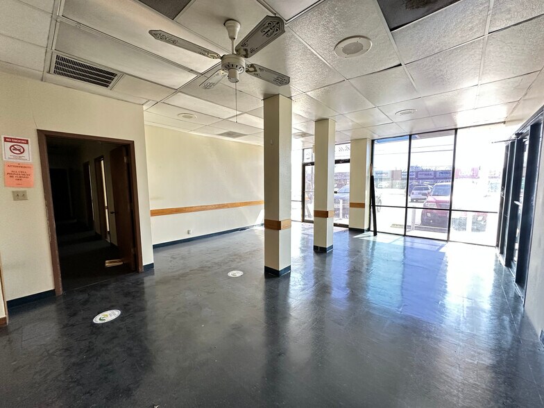 More Photos Of 1327-1329 SW Military Dr, San Antonio Medical For Lease