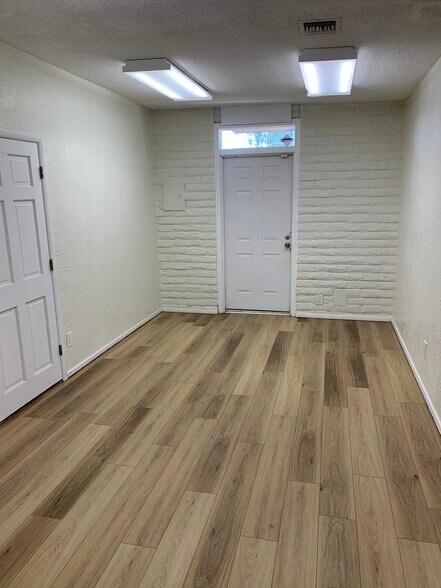 More Photos Of 1550 E University Dr, Mesa Office For Lease
