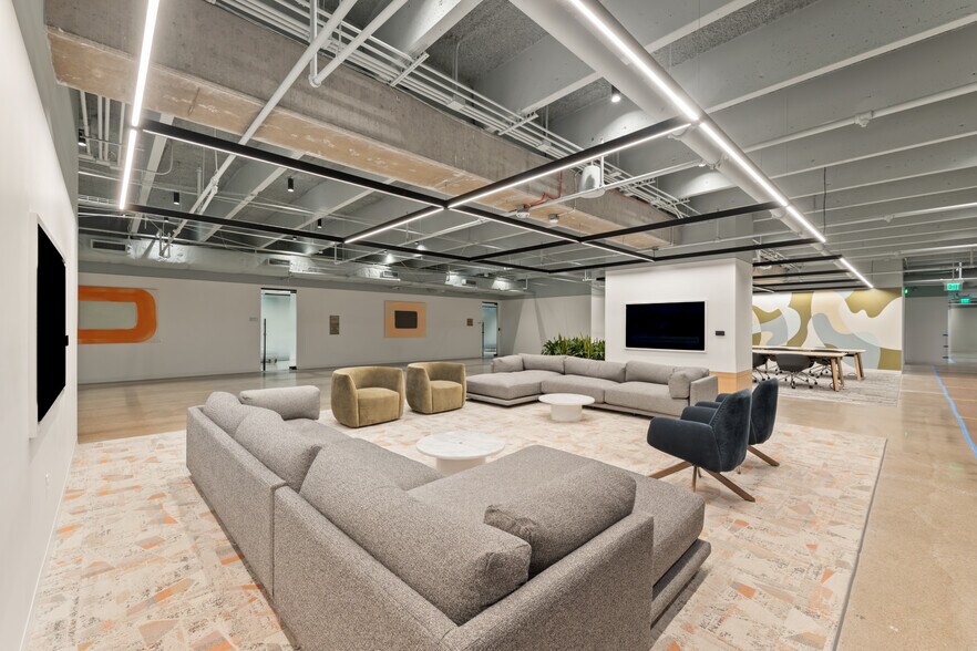 More Photos Of 8350 N Central Expy, Dallas Unknown For Lease