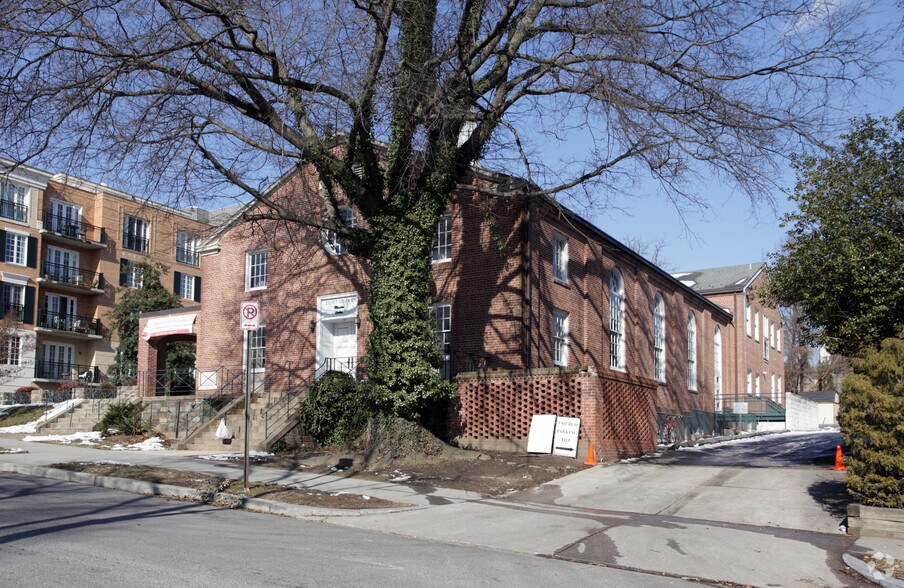 More Photos Of 3655 Calvert St NW, Washington Specialty For Lease