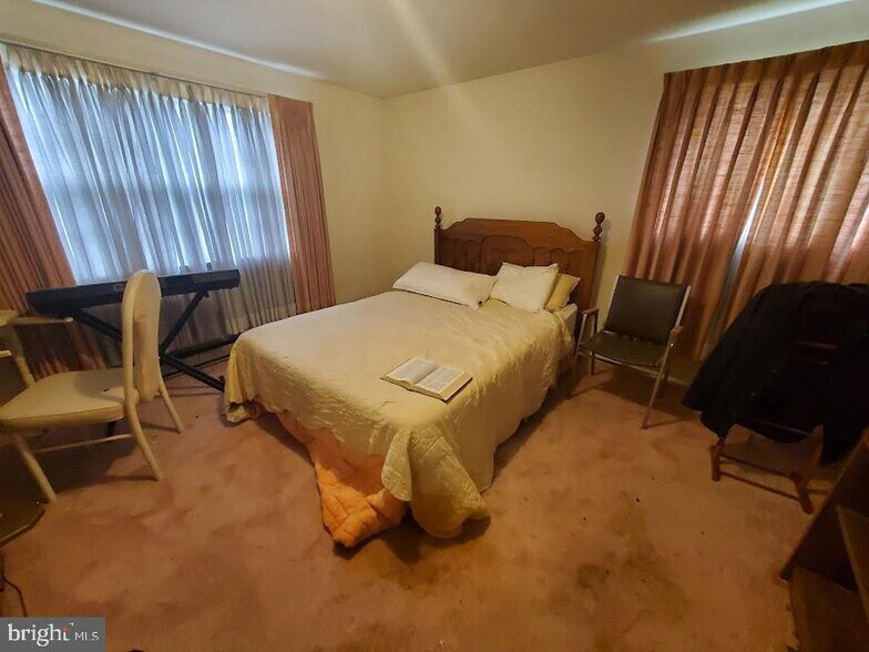 More Photos Of 108 Juliustown Rd, Browns Mills Storefront Retail Residential For Sale