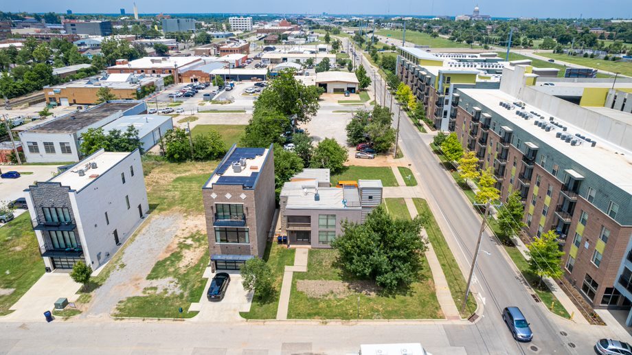 More Photos Of 33 Ne 7th St, Oklahoma City Office For Sale