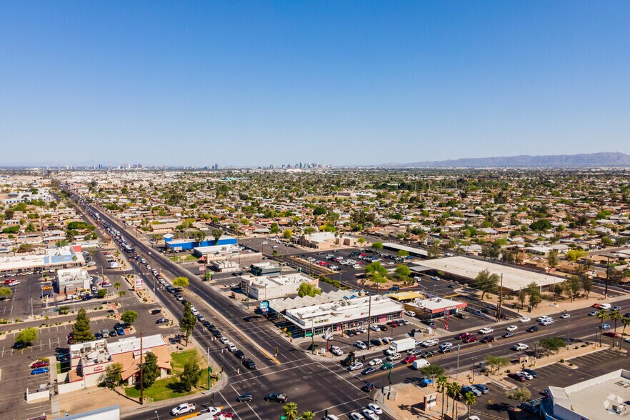 More Photos Of 5045 W Indian School Rd, Phoenix Freestanding For Lease
