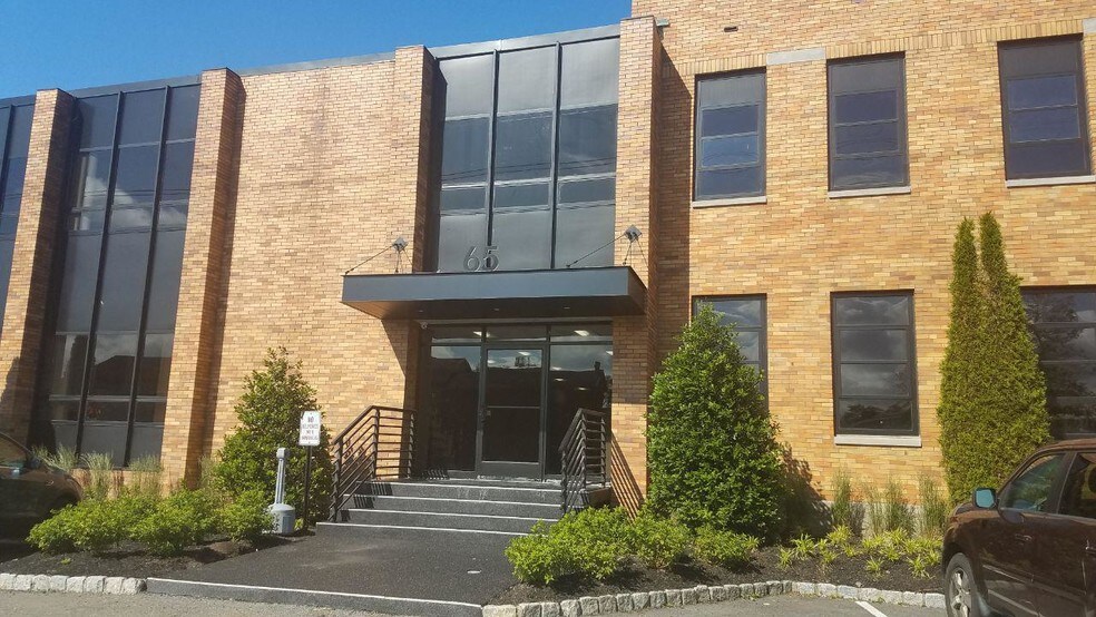 More Photos Of 65 Ramapo Valley Rd, Mahwah Office For Lease