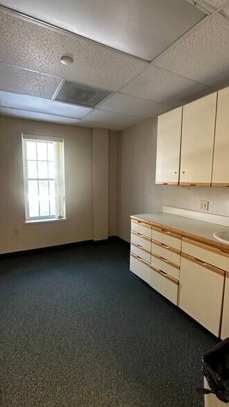 More Photos Of 850 Brainard Rd, Highland Heights Medical For Lease