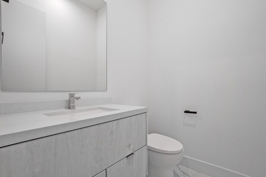 More Photos Of 4322 Roseland Ave, Dallas Apartments For Sale