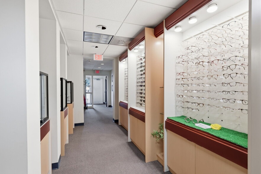 More Photos Of 1568 Woodbourne Rd, Levittown Office For Sale