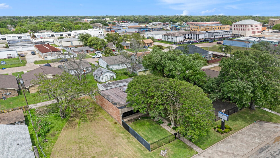 More Photos Of 714 7th Ave N, Texas City Office Residential For Sale