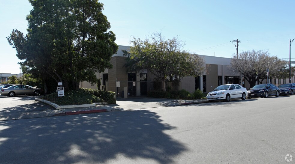 More Photos Of 845 Stanton Rd, Burlingame Warehouse For Lease