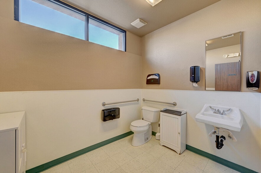 More Photos Of 3940 W Ann Rd, North Las Vegas Medical For Lease