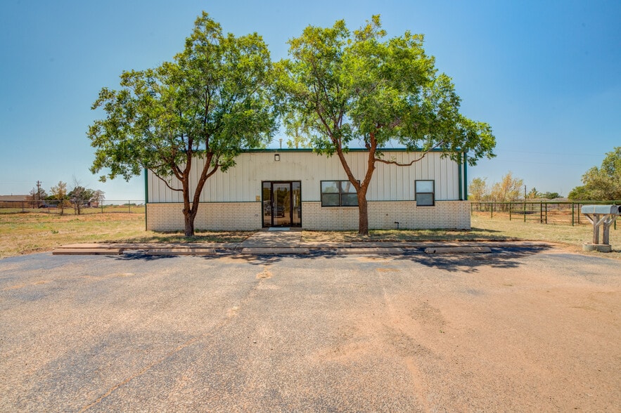 More Photos Of 510 Valencia Ave, Lubbock Warehouse For Sale