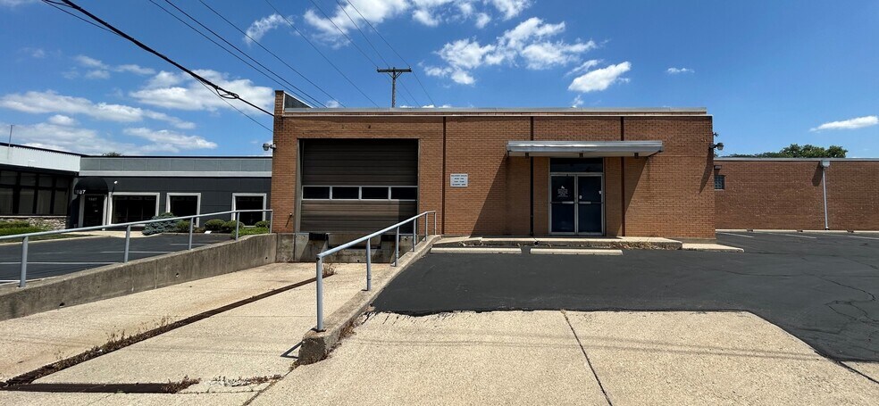 Primary Photo Of 3190 Kettering Blvd, Dayton Showroom For Lease