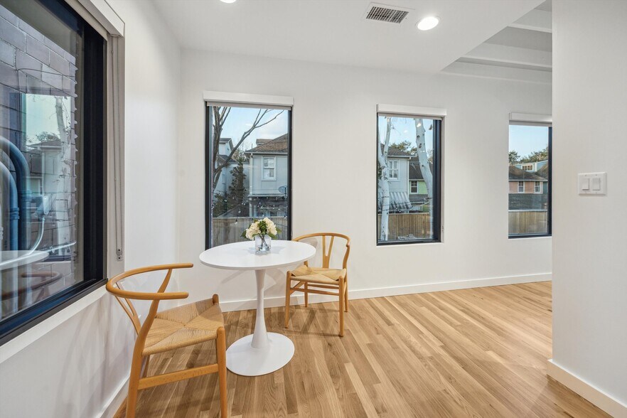 More Photos Of 2412 Bartlett St, Houston Loft Creative Space For Lease