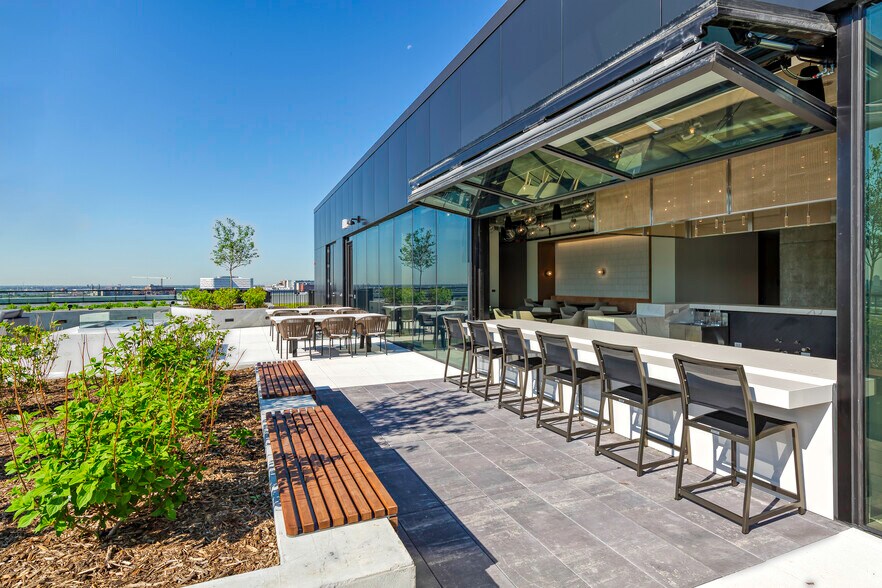 More Photos Of 1375 W Fulton Market, Chicago Office For Sale