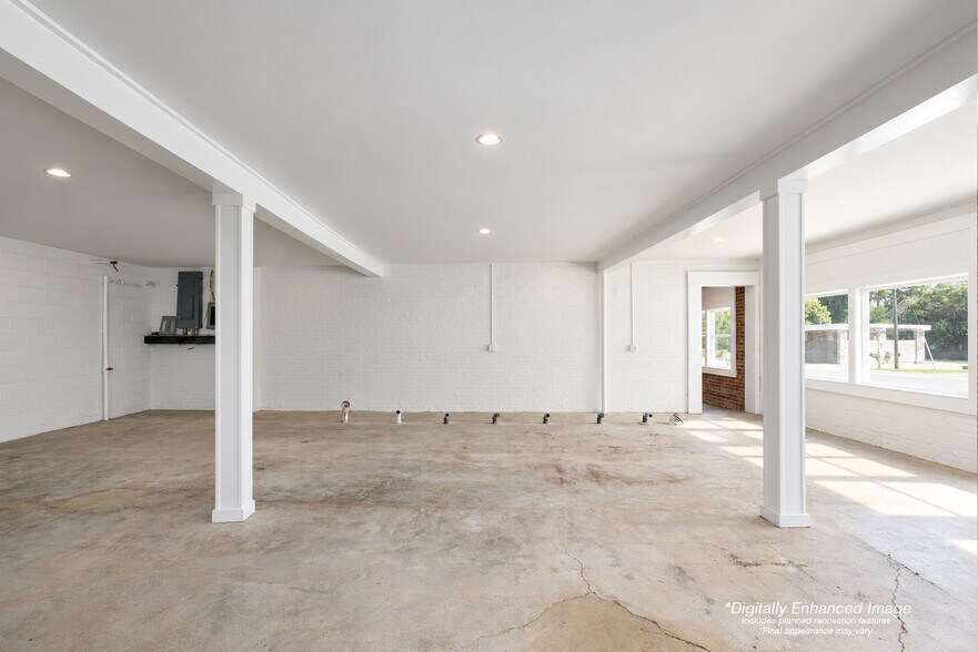 More Photos Of 121 Thompson St, Pittsboro Freestanding For Lease