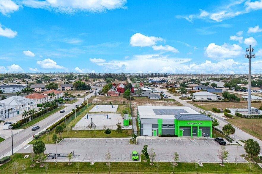 More Photos Of 326 SW 2nd Ter, Cape Coral Office For Sale