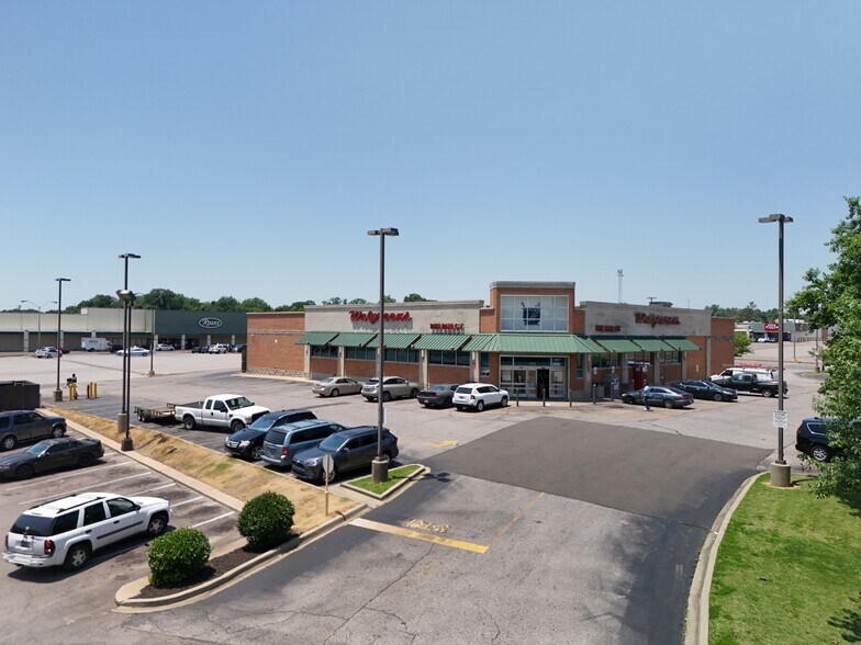 More Photos Of 1781-1977 S 3rd St, Memphis Unknown For Lease