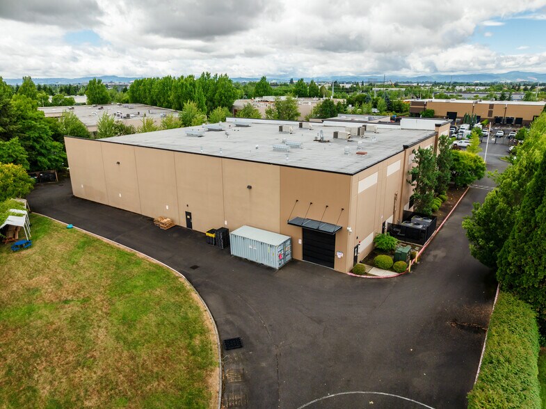 More Photos Of 8210 NE Mauzey Ct, Hillsboro Warehouse For Sale