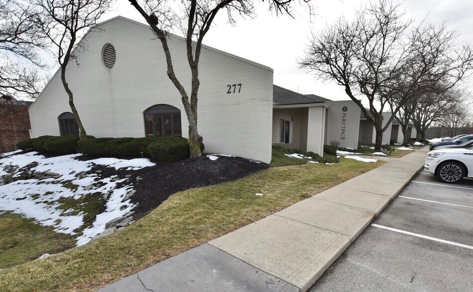 More Photos Of 277 E Carmel Dr, Carmel Medical For Lease