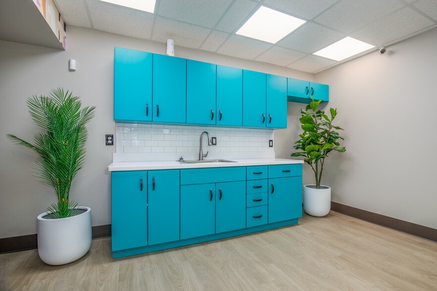 More Photos Of 751 Rue Saint Francois St, Florissant Office For Lease