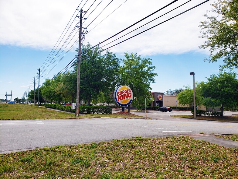 More Photos Of 16884 E Colonial Dr, Orlando Restaurant For Lease