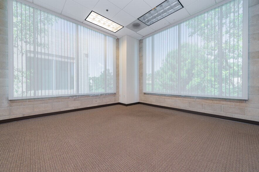 More Photos Of 8925 Research Dr, Irvine Office For Sale