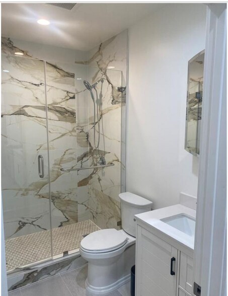 More Photos Of 405 W Broadway, Glendale Apartments For Sale