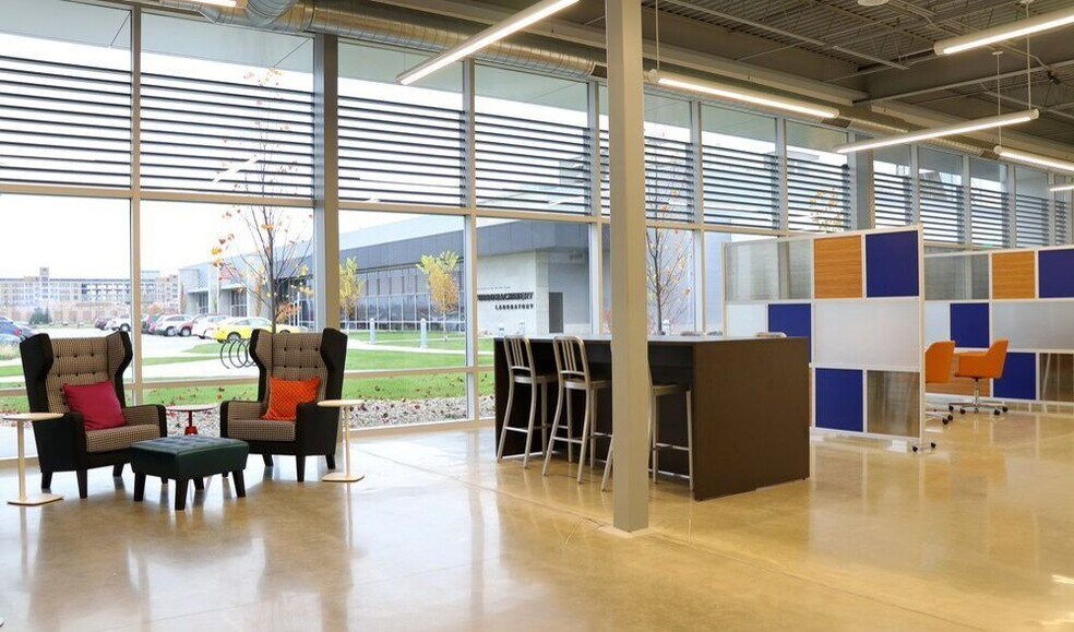 More Photos Of 460 Stull St, South Bend Flex For Sale