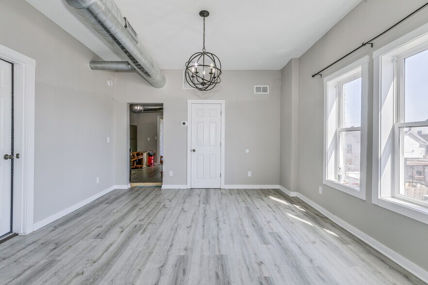 More Photos Of 1500 W Broadway Ave, Minneapolis Storefront Retail Residential For Sale