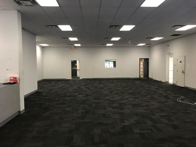 More Photos Of 7200 Gardner St, Winter Park Industrial For Lease