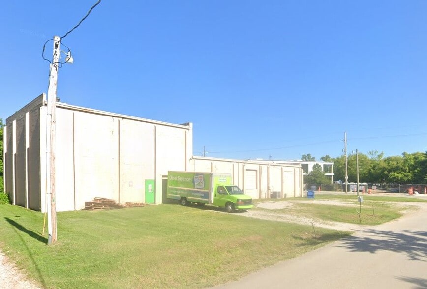 More Photos Of 701 5th St SE, Bentonville Warehouse For Sale