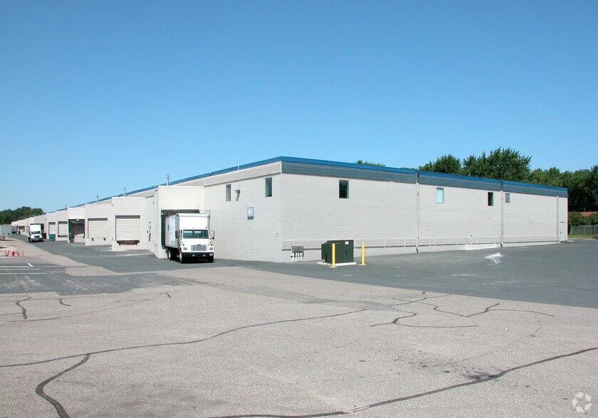 More Photos Of 9201 Penn Ave S, Bloomington Distribution For Lease