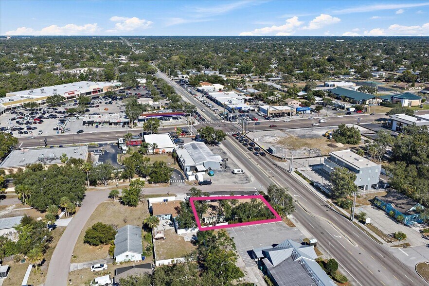 More Photos Of 3932 Swift Rd, Sarasota Office For Sale