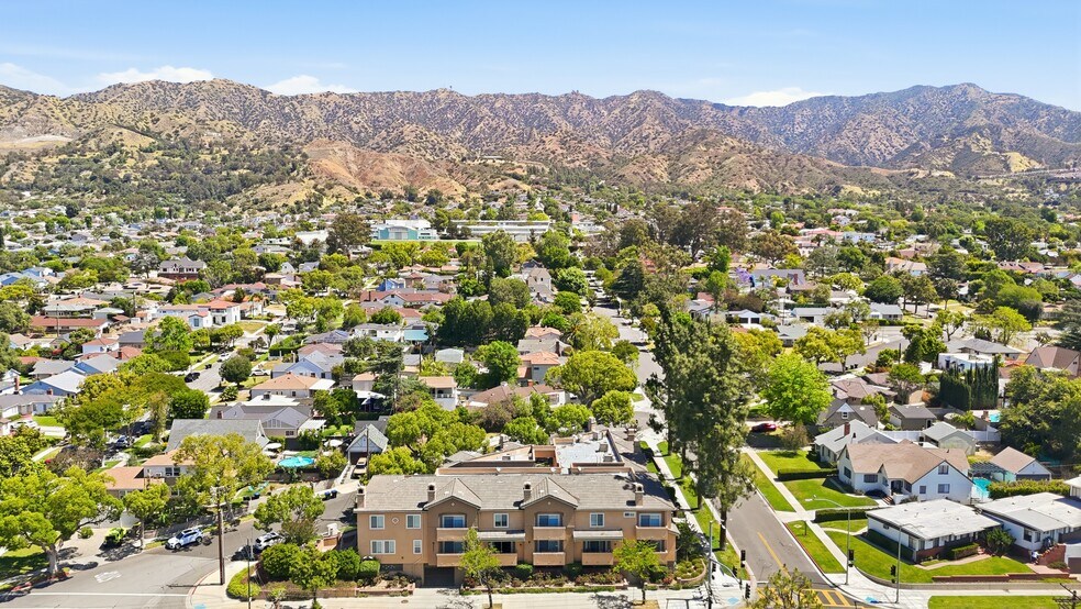 More Photos Of 1101 East Ave, Burbank Apartments For Sale