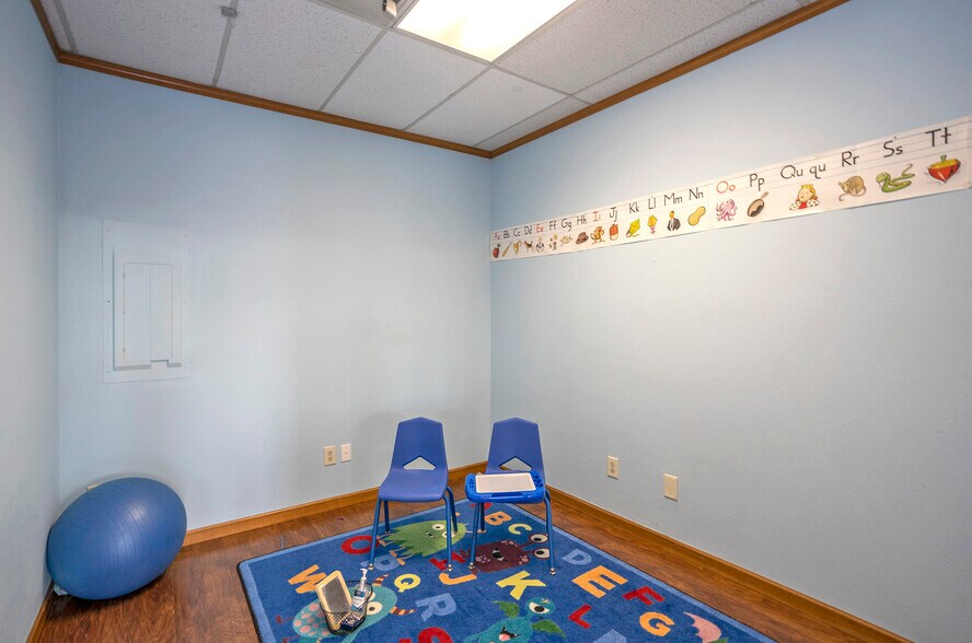 More Photos Of 9124 Gravelly Lake Dr SW, Lakewood Office For Sale