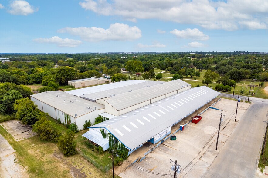 More Photos Of 201 Exposition St, Denton Warehouse For Sale