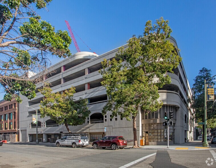 More Photos Of 1901-1905 Franklin St, Oakland Parking Garage For Lease